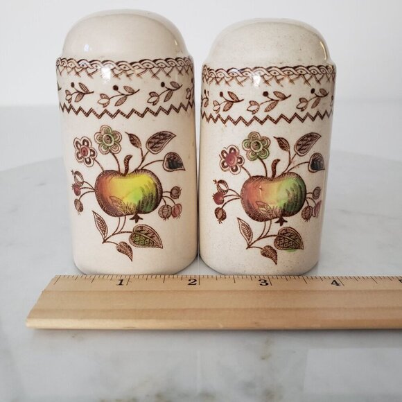 VTG Johnson Brothers Fruit Sampler Apple Ceramic Salt Pepper Shaker Old Granite - Picture 8 of 9